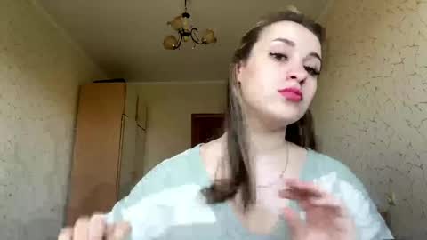 Mia online show from 04-27-26, 08:01