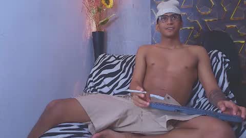 dominic_smith_ online show from 06-19-26, 09:51