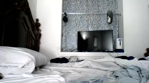 Snapshot of dominicanorico chatting on 07-09-26, 02:15 luis online show from 07-09-26, 02:15