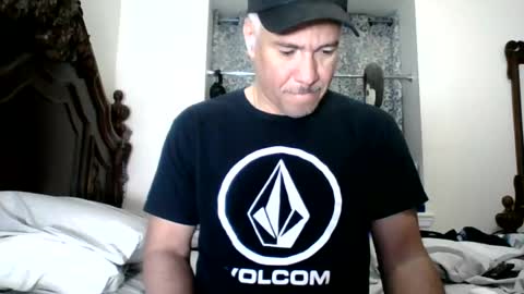 Snapshot of dominicanorico chatting on 07-12-26, 06:21 luis online show from 07-12-26, 06:21