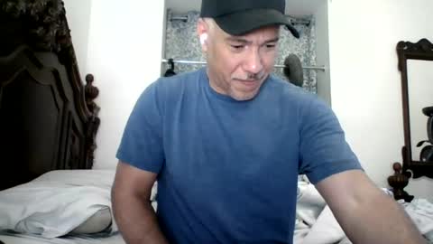 Snapshot of dominicanorico chatting on 07-26-26, 09:54 luis online show from 07-26-26, 09:54