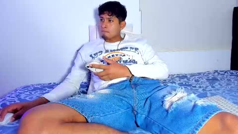  Dominic  online show from 12-01-25, 01:43