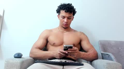 Snapshot of dominick_star chatting on 01-29-25, 03:22 Dominick Star online show from 01-29-25, 03:22