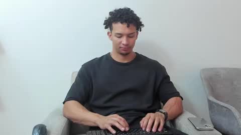 Snapshot of dominick_star chatting on 02-10-25, 04:08 Dominick Star online show from 02-10-25, 04:08