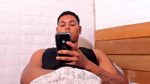 Snapshot of dominicvera chatting on 10-17-25, 02:41 DominicVera online show from 10-17-25, 02:41