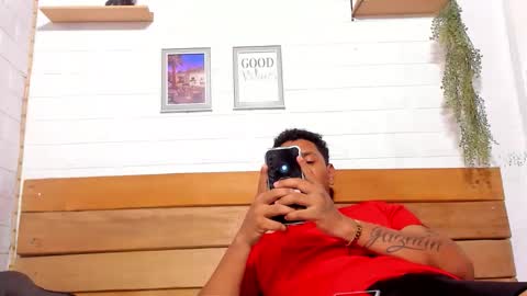 Snapshot of dominicvera chatting on 05-18-26, 01:45 DominicVera online show from 05-18-26, 01:45