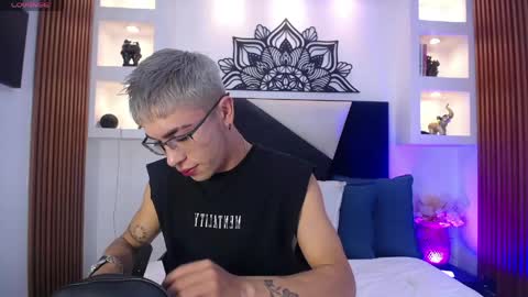 Dominik online show from 04-28-26, 08:36