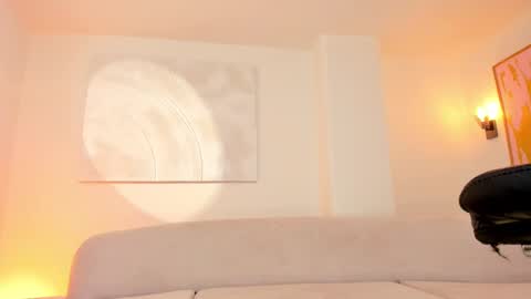 Dominique online show from 03-11-25, 07:58