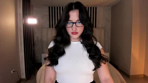 Dominique online show from 09-28-25, 06:46