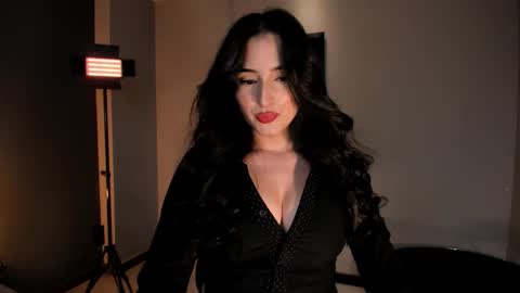 Dominique online show from 10-23-25, 09:46