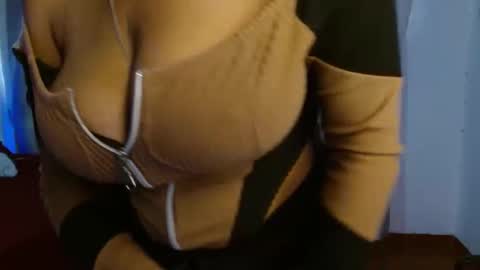  D O M I N K  online show from 10-23-25, 07:34