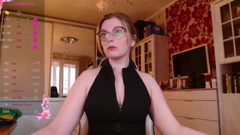 Snapshot of dominyantrix chatting on 11-09-25, 11:19 Gaddess Anna online show from 11-09-25, 11:19