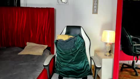dominyck_ online show from 05-31-26, 03:36