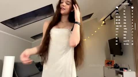 Snapshot of domitilabarrus chatting on 06-17-26, 07:04 Kira online show from 06-17-26, 07:04