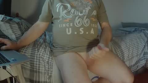 Snapshot of domjolly08 chatting on 12-16-25, 02:11 David uk online show from 12-16-25, 02:11