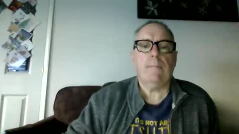 Snapshot of domjolly08 chatting on 12-20-25, 03:52 David uk online show from 12-20-25, 03:52