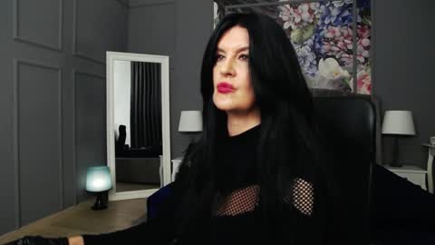 Snapshot of dommelisa chatting on 12-17-24, 02:23 Dom Melisa online show from 12-17-24, 02:23