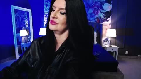 Snapshot of dommelisa chatting on 07-12-26, 08:44 Dom Melisa online show from 07-12-26, 08:44
