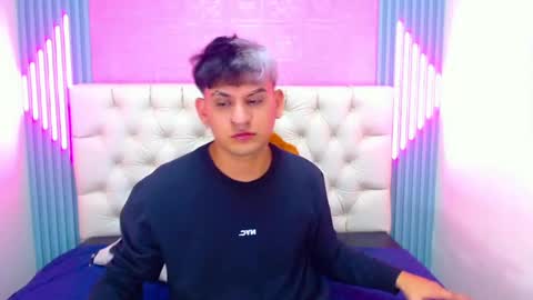 DONA Y CARL online show from 12-11-24, 04:49