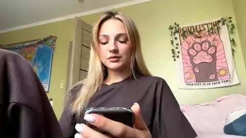 Lily online show from 07-20-26, 06:28