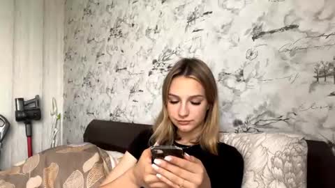Lily online show from 07-30-26, 03:38