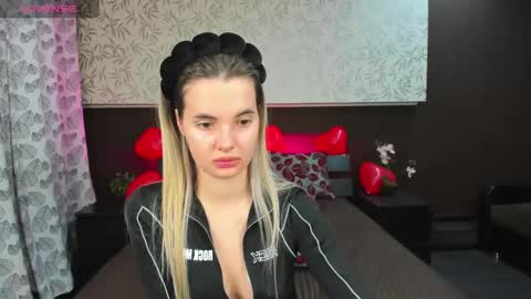 Snapshot of donnaaa_evans chatting on 02-22-25, 03:34 Donna On GMT2 Mon-Fri 3-9 AM online show from 02-22-25, 03:34