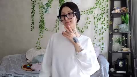 Snapshot of donnahinnes chatting on 05-26-26, 10:00 DonnaHeartman online show from 05-26-26, 10:00