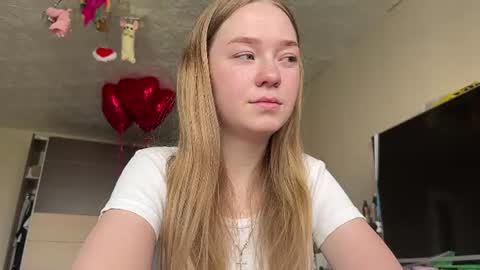 Snapshot of donnettesaborio chatting on 06-11-26, 09:18 Haley online show from 06-11-26, 09:18