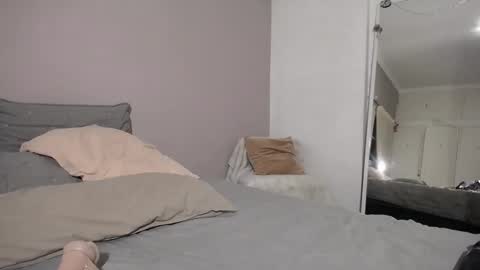 Iara online show from 02-24-25, 11:09