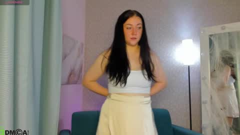 Snapshot of dora_exomi chatting on 10-25-25, 01:13 Dora EXOMI online show from 10-25-25, 01:13