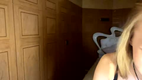 Anika online show from 04-21-26, 02:51