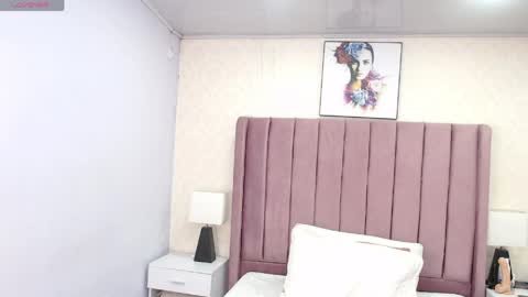 Anny online show from 05-17-26, 01:18