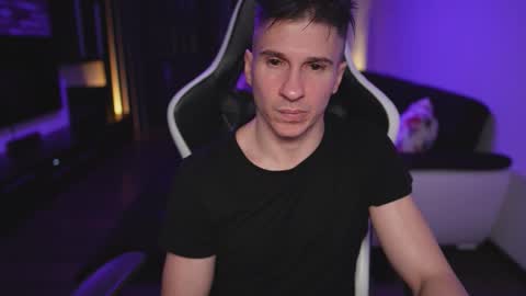 Dorian Reyes online show from 12-14-25, 02:06