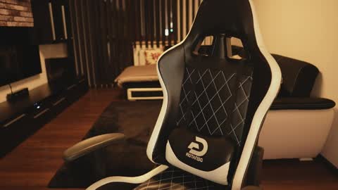 Dorian Reyes online show from 04-07-26, 08:20