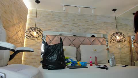  DOROTHY online show from 01-23-25, 02:44