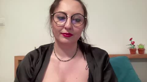 Dorothy online show from 04-16-26, 01:56