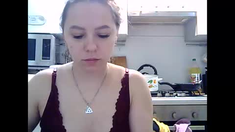 Snapshot of dorrie_ann chatting on 12-23-24, 05:28 Dorrie Ann online show from 12-23-24, 05:28