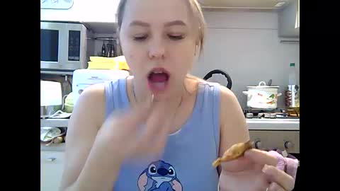 Snapshot of dorrie_ann chatting on 12-28-24, 12:35 Dorrie Ann online show from 12-28-24, 12:35