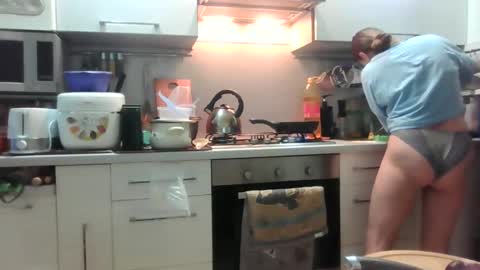 Snapshot of dorrie_ann chatting on 02-01-25, 05:39 Dorrie Ann online show from 02-01-25, 05:39