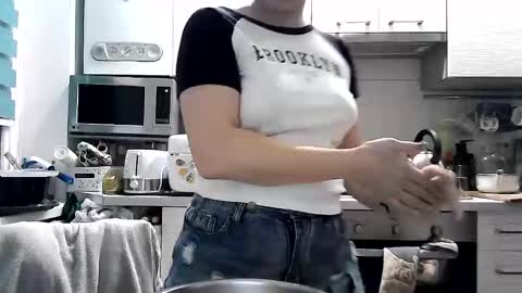 Snapshot of dorrie_ann chatting on 02-04-25, 06:38 Dorrie Ann online show from 02-04-25, 06:38