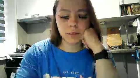Snapshot of dorrie_ann chatting on 09-26-25, 05:44 Dorrie Ann online show from 09-26-25, 05:44