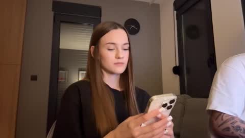 Snapshot of double_sun chatting on 09-08-25, 07:13 Alice and Mark online show from 09-08-25, 07:13