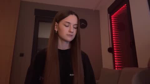 Snapshot of double_sun chatting on 11-16-25, 09:09 Alice and Mark online show from 11-16-25, 09:09