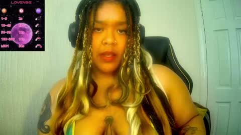 Snapshot of doubleddelirium chatting on 06-10-26, 12:04 DeeDee online show from 06-10-26, 12:04