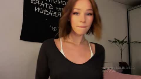 MOLLYYYY dont forget to give me a thumb up online show from 04-17-26, 02:36