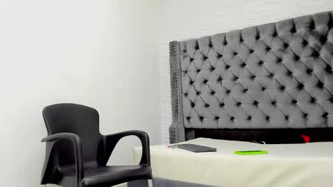 DOUGLAS online show from 10-22-25, 01:11