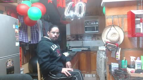 Snapshot of dr_simon84 chatting on 12-19-24, 08:23 Dr Simon online show from 12-19-24, 08:23