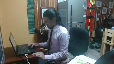 Snapshot of dr_simon84 chatting on 01-14-25, 08:37 Dr Simon online show from 01-14-25, 08:37