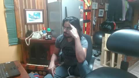 Snapshot of dr_simon84 chatting on 01-15-25, 05:29 Dr Simon online show from 01-15-25, 05:29