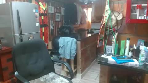 Snapshot of dr_simon84 chatting on 01-15-25, 06:51 Dr Simon online show from 01-15-25, 06:51